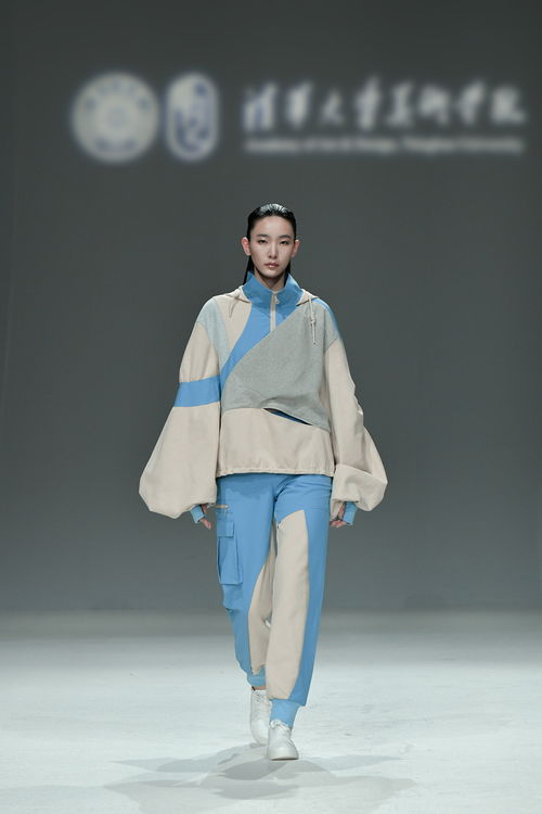 清華美院2023屆服裝與服飾設(shè)計(jì)專業(yè)畢設(shè)發(fā)布會(huì)舉行